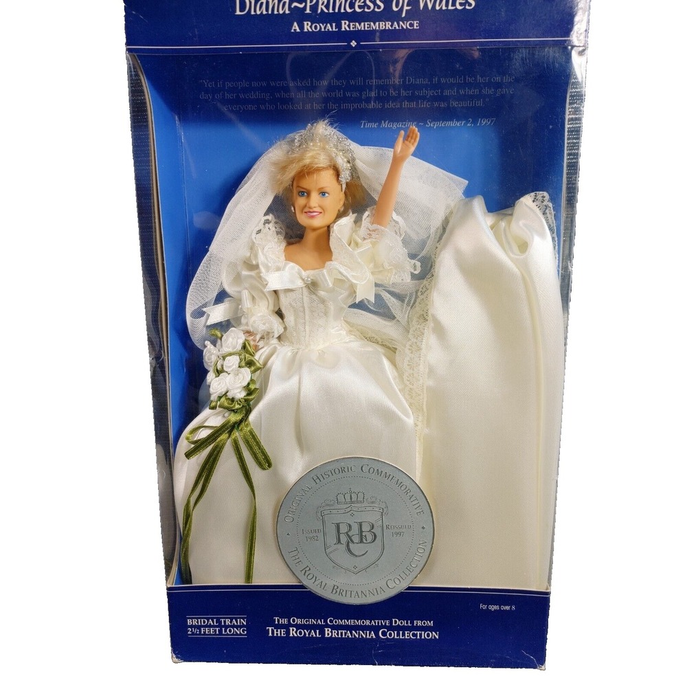 Diana Princess of Wales Bridal Doll Royal Brittania Collection  1997